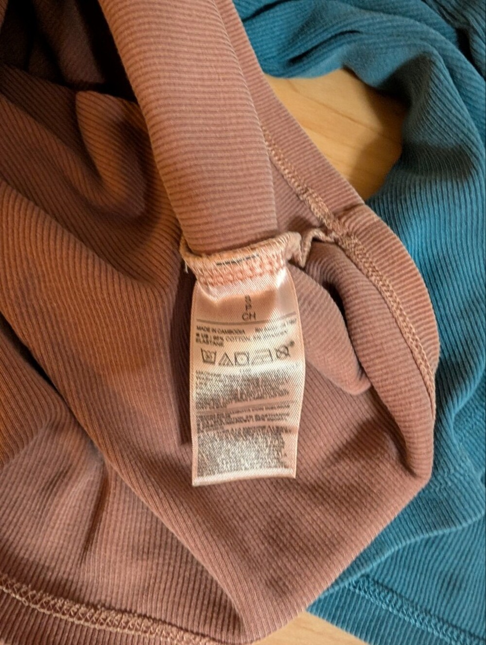 Old Navy High Neck Ribbed Tank Bundle - Picture 5 of 6